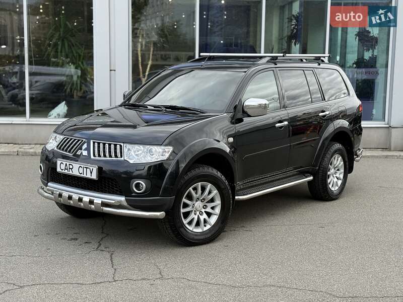 Внедорожник / Кроссовер Mitsubishi Pajero Sport 2012 в Киеве