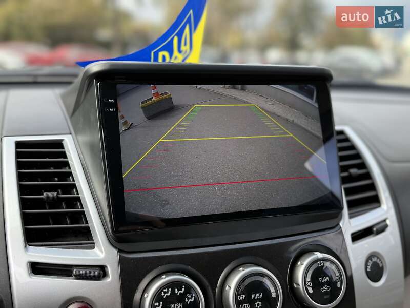 Внедорожник / Кроссовер Mitsubishi Pajero Sport 2012 в Киеве