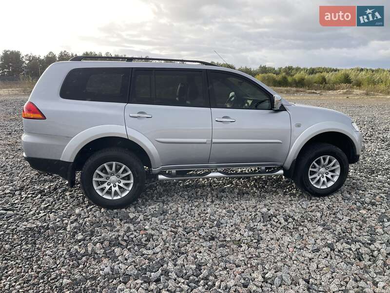 Внедорожник / Кроссовер Mitsubishi Pajero Sport 2010 в Киеве фото 8 Внедорожник / Кроссовер Mitsubishi Pajero Sport 2010 в Киеве