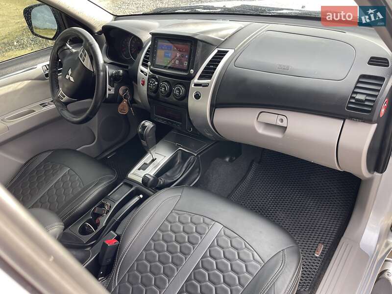 Внедорожник / Кроссовер Mitsubishi Pajero Sport 2010 в Киеве фото 21 Внедорожник / Кроссовер Mitsubishi Pajero Sport 2010 в Киеве