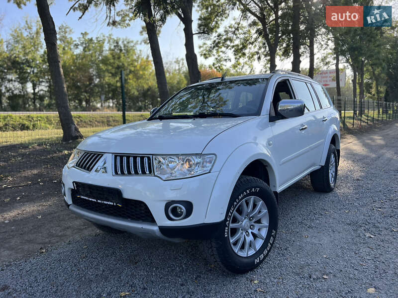 Mitsubishi Pajero Sport 2012