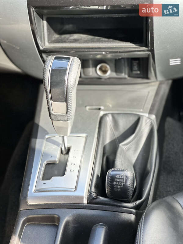 Внедорожник / Кроссовер Mitsubishi Pajero Sport 2010 в Киеве