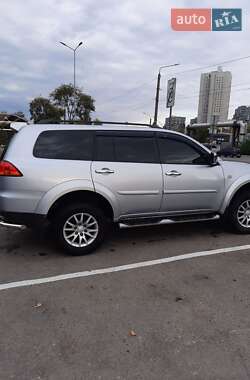 Внедорожник / Кроссовер Mitsubishi Pajero Sport 2012 в 