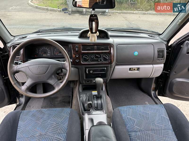 Внедорожник / Кроссовер Mitsubishi Pajero Sport 2001 в Одессе