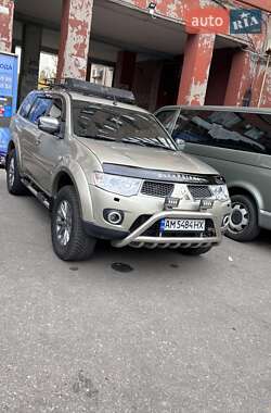 Внедорожник / Кроссовер Mitsubishi Pajero Sport 2010 в  фото 2 Внедорожник / Кроссовер Mitsubishi Pajero Sport 2010 в