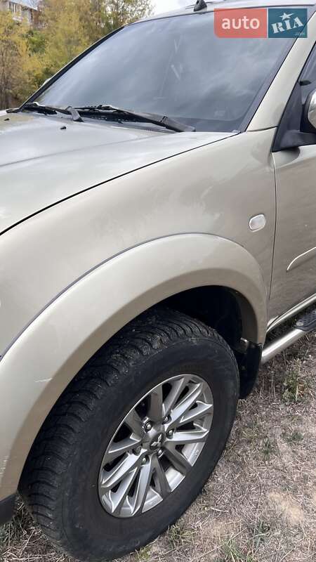 Внедорожник / Кроссовер Mitsubishi Pajero Sport 2010 в Запорожье