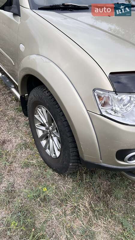 Внедорожник / Кроссовер Mitsubishi Pajero Sport 2010 в Запорожье