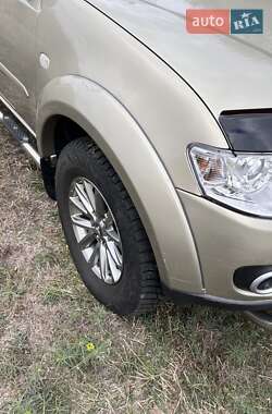 Внедорожник / Кроссовер Mitsubishi Pajero Sport 2010 в  фото 12 Внедорожник / Кроссовер Mitsubishi Pajero Sport 2010 в