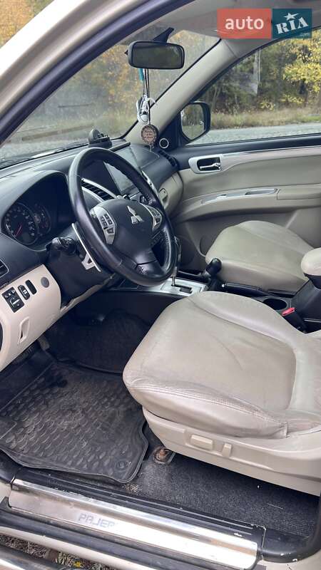 Внедорожник / Кроссовер Mitsubishi Pajero Sport 2010 в Запорожье