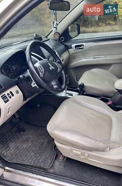 Внедорожник / Кроссовер Mitsubishi Pajero Sport 2010 в  фото 18 Внедорожник / Кроссовер Mitsubishi Pajero Sport 2010 в