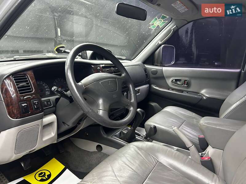 Внедорожник / Кроссовер Mitsubishi Pajero Sport 2003 в Черновцах фото 7 Внедорожник / Кроссовер Mitsubishi Pajero Sport 2003 в Черновцах