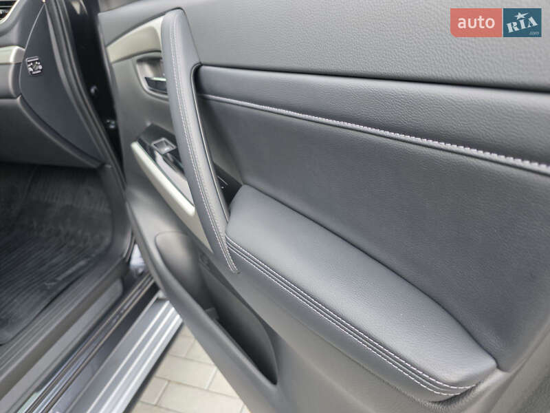 Внедорожник / Кроссовер Mitsubishi Pajero Sport 2024 в Ужгороде