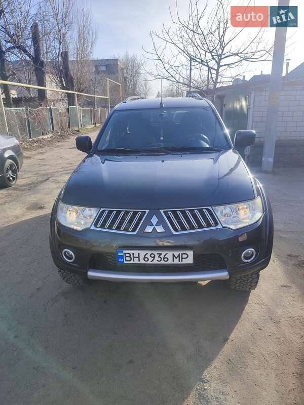 Внедорожник / Кроссовер Mitsubishi Pajero Sport 2013 в Белгороде-Днестровском фото Внедорожник / Кроссовер Mitsubishi Pajero Sport 2013 в Белгороде-Днестровском