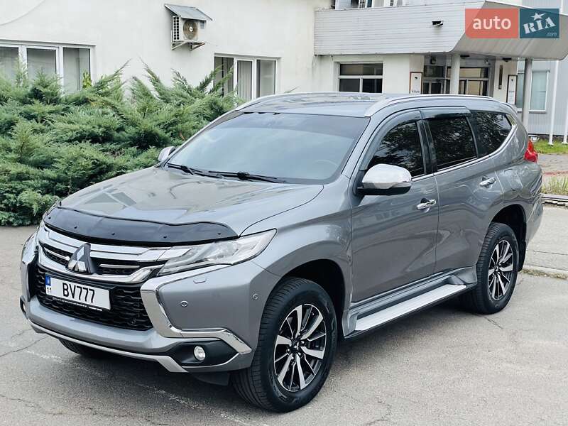 Внедорожник / Кроссовер Mitsubishi Pajero Sport 2017 в Киеве фото 11 Внедорожник / Кроссовер Mitsubishi Pajero Sport 2017 в Киеве