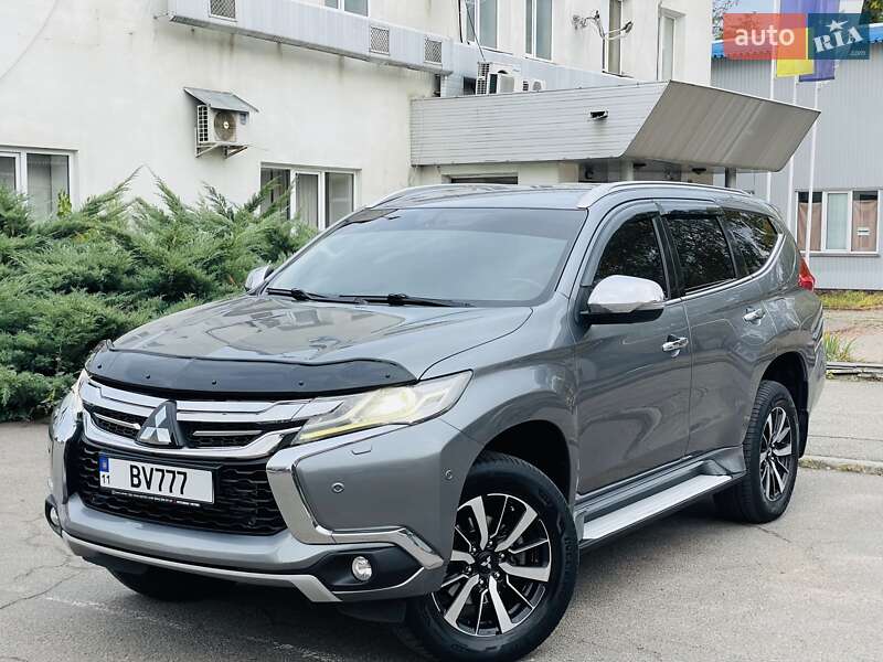 Внедорожник / Кроссовер Mitsubishi Pajero Sport 2017 в Киеве фото 18 Внедорожник / Кроссовер Mitsubishi Pajero Sport 2017 в Киеве