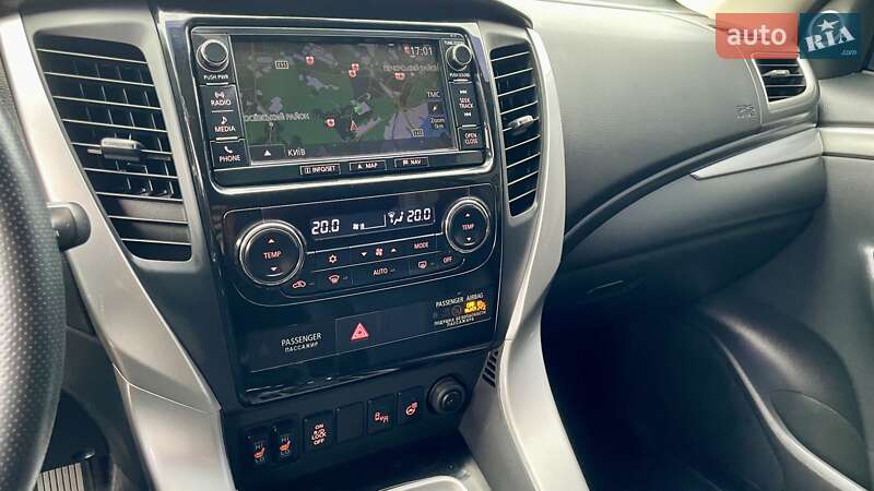 Внедорожник / Кроссовер Mitsubishi Pajero Sport 2017 в Киеве фото 38 Внедорожник / Кроссовер Mitsubishi Pajero Sport 2017 в Киеве