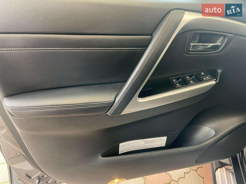 Внедорожник / Кроссовер Mitsubishi Pajero Sport 2021 в Харькове