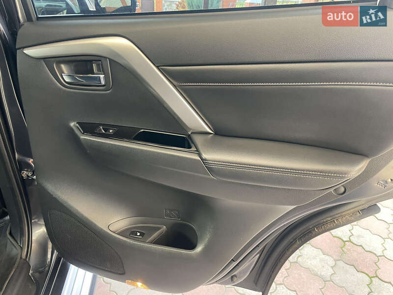 Внедорожник / Кроссовер Mitsubishi Pajero Sport 2021 в Харькове