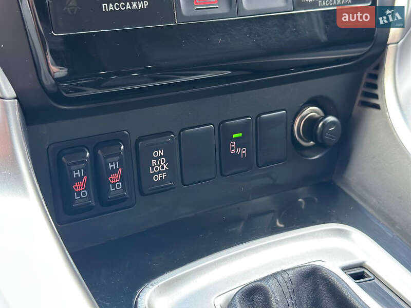 Внедорожник / Кроссовер Mitsubishi Pajero Sport 2017 в Днепре фото 39 Внедорожник / Кроссовер Mitsubishi Pajero Sport 2017 в Днепре