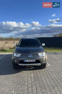 Внедорожник / Кроссовер Mitsubishi Pajero Sport 2011 в 