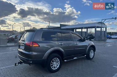 Внедорожник / Кроссовер Mitsubishi Pajero Sport 2011 в 