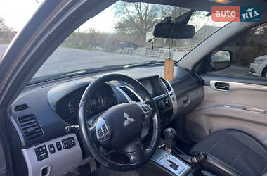 Внедорожник / Кроссовер Mitsubishi Pajero Sport 2011 в 