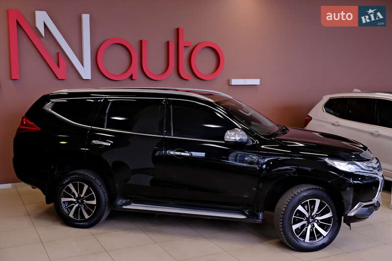 Позашляховик / Кросовер Mitsubishi Pajero Sport 2016 в Одесі