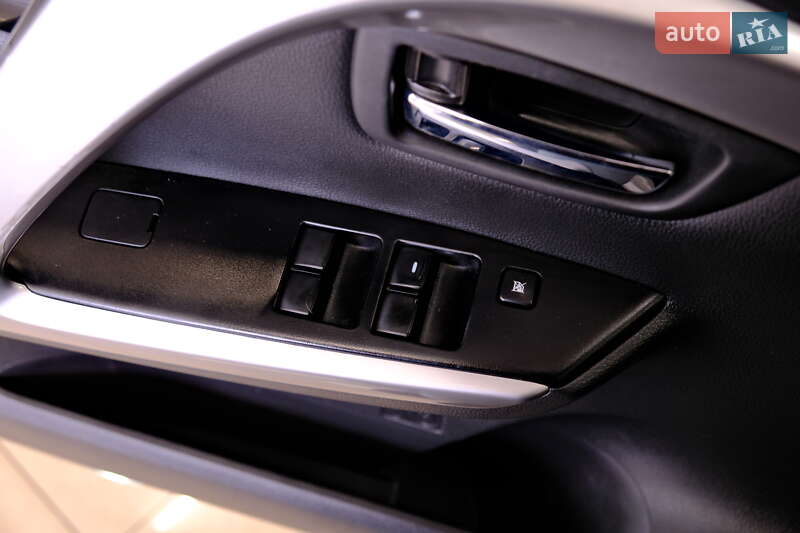 Позашляховик / Кросовер Mitsubishi Pajero Sport 2016 в Одесі