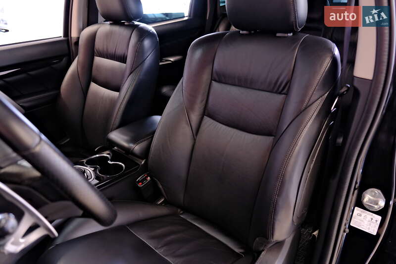 Позашляховик / Кросовер Mitsubishi Pajero Sport 2016 в Одесі