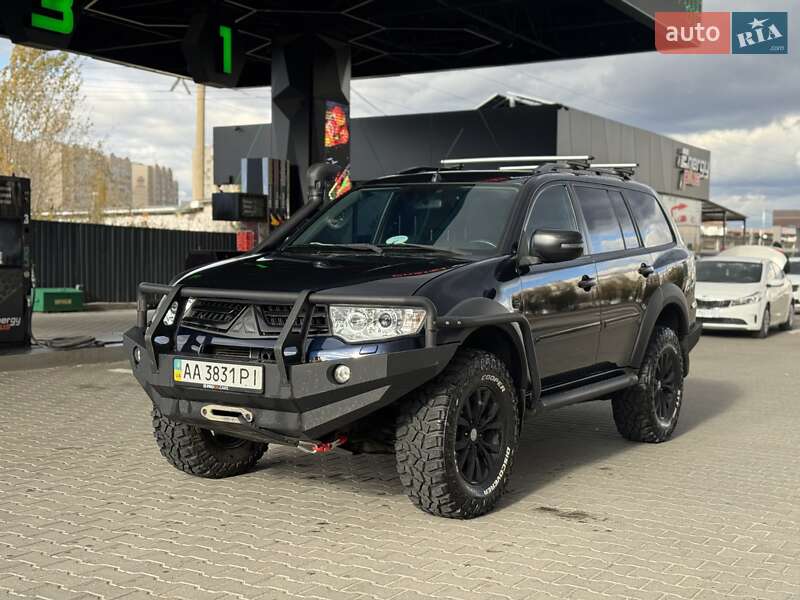 Внедорожник / Кроссовер Mitsubishi Pajero Sport 2013 в Киеве фото 2 Внедорожник / Кроссовер Mitsubishi Pajero Sport 2013 в Киеве