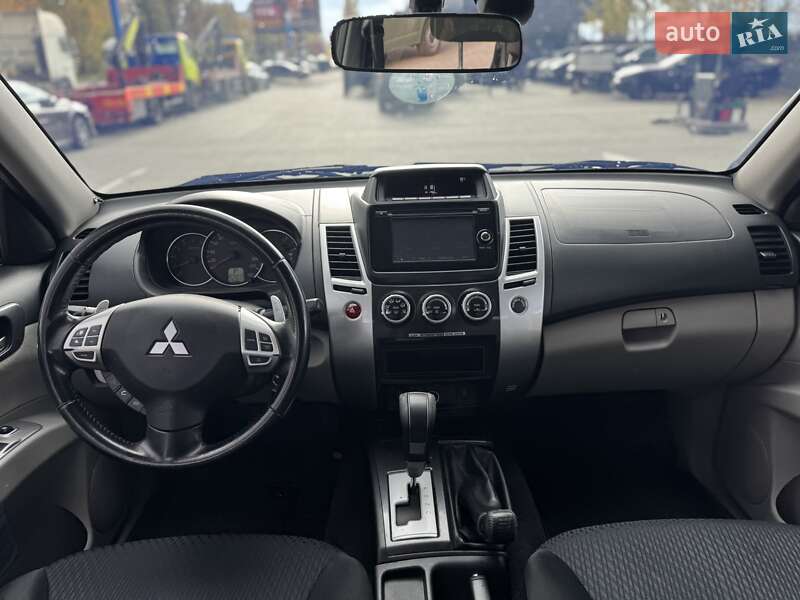 Внедорожник / Кроссовер Mitsubishi Pajero Sport 2013 в Киеве фото 22 Внедорожник / Кроссовер Mitsubishi Pajero Sport 2013 в Киеве