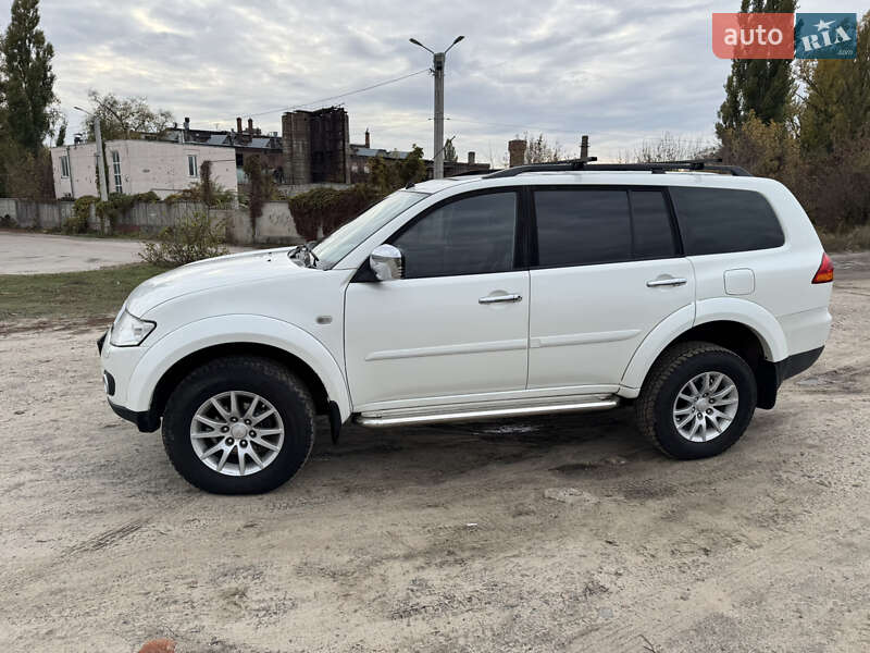 Внедорожник / Кроссовер Mitsubishi Pajero Sport 2011 в Харькове