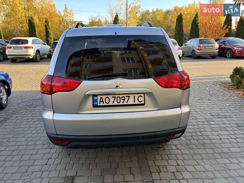 Внедорожник / Кроссовер Mitsubishi Pajero Sport 2010 в Ужгороде