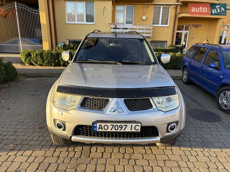 Внедорожник / Кроссовер Mitsubishi Pajero Sport 2010 в Ужгороде