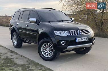 Позашляховик / Кросовер Mitsubishi Pajero Sport 2011 в Києві