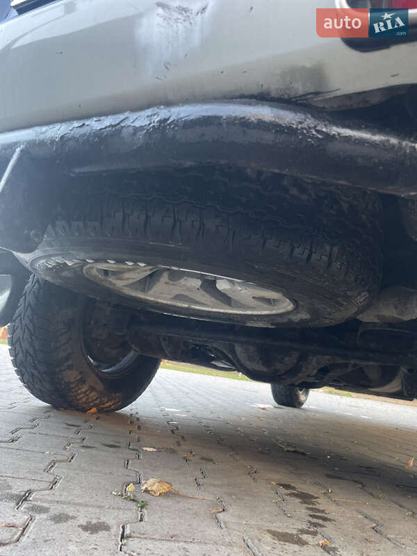 Внедорожник / Кроссовер Mitsubishi Pajero Sport 2004 в Черновцах