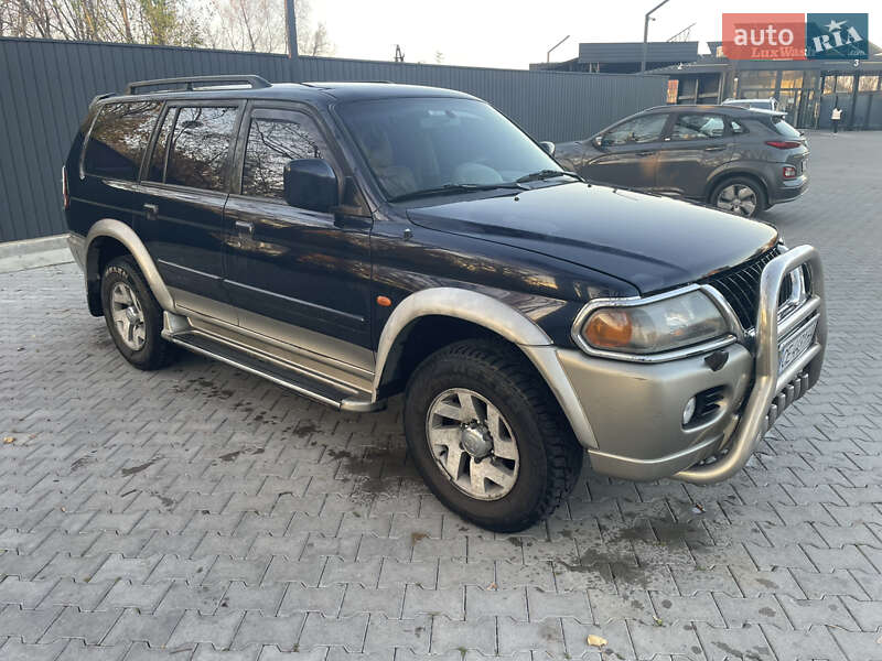 Внедорожник / Кроссовер Mitsubishi Pajero Sport 2004 в Черновцах