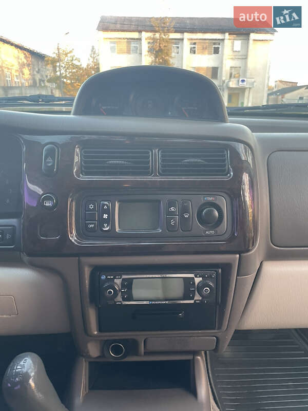 Внедорожник / Кроссовер Mitsubishi Pajero Sport 2004 в Черновцах