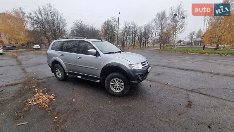Mitsubishi Pajero Sport 2014