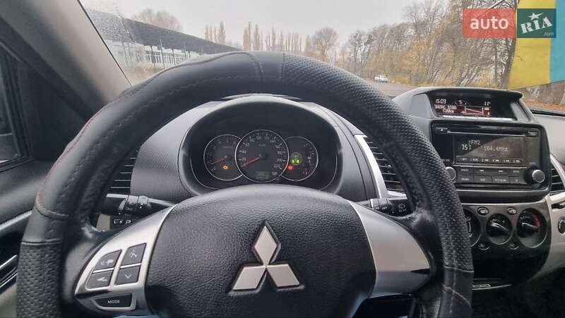 Внедорожник / Кроссовер Mitsubishi Pajero Sport 2014 в Тальном фото 18 Внедорожник / Кроссовер Mitsubishi Pajero Sport 2014 в Тальном