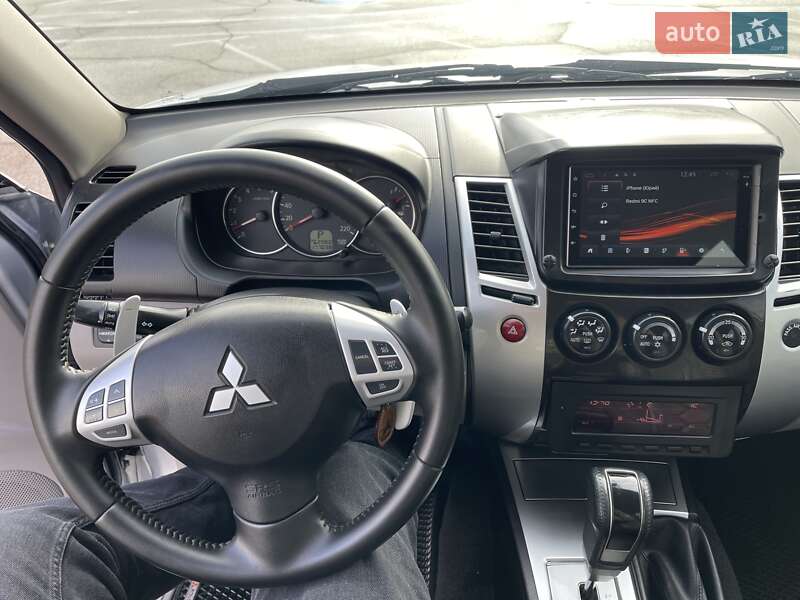 Внедорожник / Кроссовер Mitsubishi Pajero Sport 2010 в Киеве