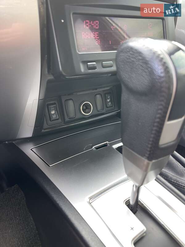 Внедорожник / Кроссовер Mitsubishi Pajero Sport 2010 в Киеве