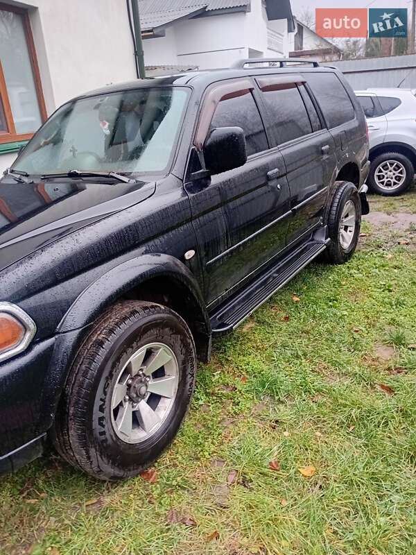 Внедорожник / Кроссовер Mitsubishi Pajero Sport 2007 в Остроге