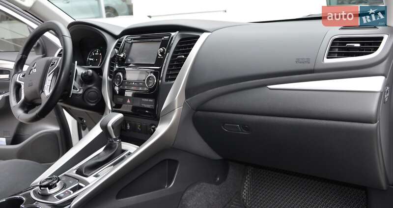 Внедорожник / Кроссовер Mitsubishi Pajero Sport 2016 в Одессе фото 23 Внедорожник / Кроссовер Mitsubishi Pajero Sport 2016 в Одессе