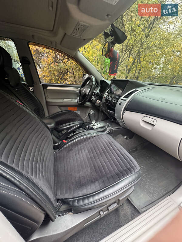 Позашляховик / Кросовер Mitsubishi Pajero Sport 2011 в Києві фото 29 Позашляховик / Кросовер Mitsubishi Pajero Sport 2011 в Києві