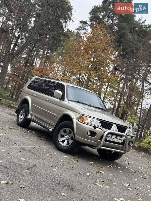 Внедорожник / Кроссовер Mitsubishi Pajero Sport 2008 в Киеве