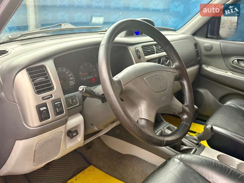 Позашляховик / Кросовер Mitsubishi Pajero Sport 2006 в Києві