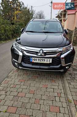 Позашляховик / Кросовер Mitsubishi Pajero Sport 2017 в Одесі