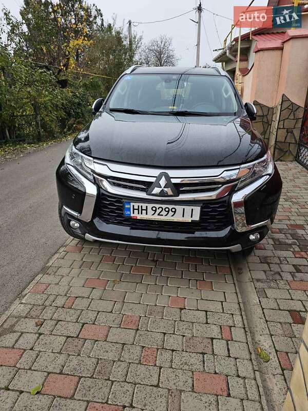 Внедорожник / Кроссовер Mitsubishi Pajero Sport 2017 в Одессе