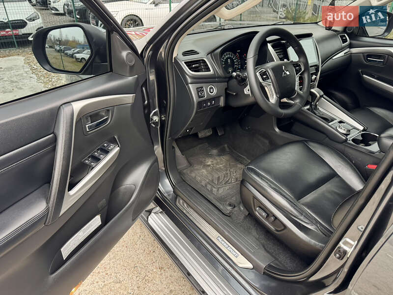 Внедорожник / Кроссовер Mitsubishi Pajero Sport 2019 в Киеве